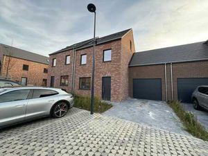 Jolie maison neuve 4 chambres + bureau