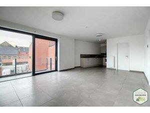 Superbe appartement 2 chambres avec terrasse. Libre le 1er j