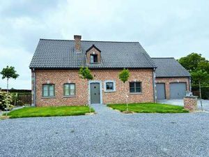 Spacieuse maison 4 chambres avec grand terrain