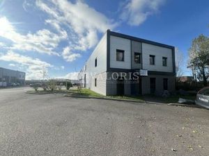 Location commerce 573 m² à Saint-Priest (69800)