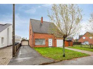 Alleenstaande woning met tuin  garage en 4 slaapkamers — ...