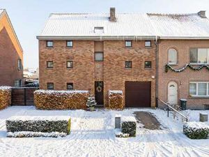 Maison mitoyenne dans une rue calme à Schoten