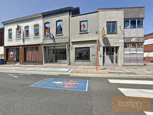 ? Te Koop in het Hart van Zwevegem – Handelspand met Woon...