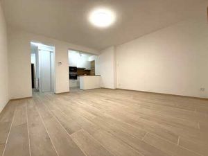 Magnifique appartement 2 chambres au rez-de-chaussée.