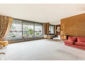 PARIS 16EME RANELAGH - 5 PIECES AVEC BALCON SUR JARDIN ET PARKING