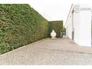 Espace commercial avec logement et 6 places de parking à ven