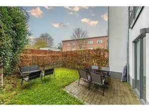 Magnifique rez-de-chaussée avec jardin