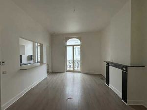 Appartement rénové à louer dans un emplacement idéal