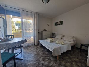 À vendre Studio avec balcon  vue dégagée sur parc