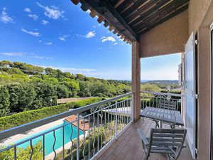 A Vendre - Maison mitoyenne 6 pièces de 198mé avec piscine  vue mer et garage dans domaine