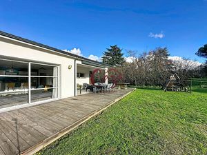 MAISON CONTEMPORAINE - PLAIN-PIED- PROCHE CENTRE