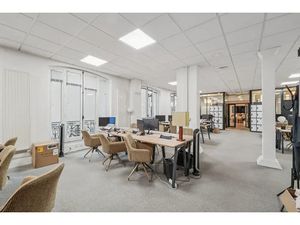 Bureaux à la location - 270 m²