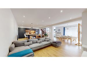 Maison 6 chambres avec piscine et garage