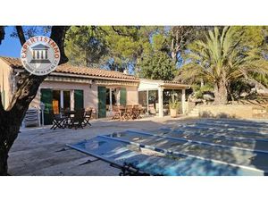 VENTABREN - Propriété familiale avec piscine et dépendance