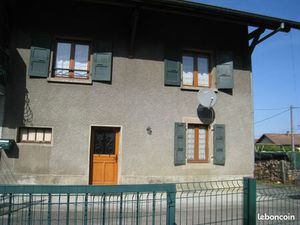 Location appartement dans village 