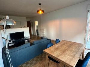 Appartement rénové avec terrasse  loggia et bureau