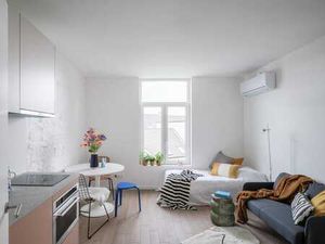 Lichtrijke gerenoveerde city flat te koop vlakbij centrum...