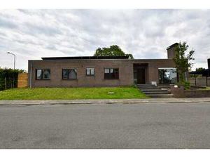 Alleenstaande woning te Dentergem.