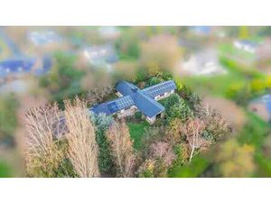 Villa dans un clos en TERRAIN DE FOND - quartier 1815