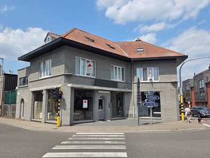 HANDELSRUIMTE VAN ONGEVEER 160 M² + ZEER RUIM DUPLEXAPPAR...