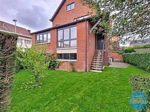 Maison à louer avec garage et terrasse   Braine-l'Alleud (VBD59354)