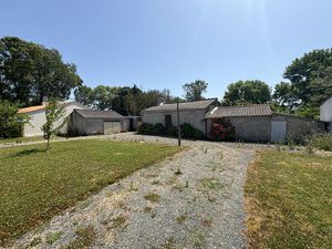 Bâtiment à réhabiliter à Châteauneuf