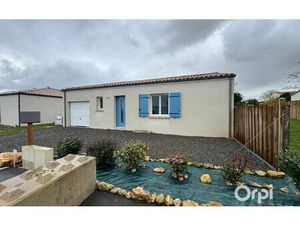 Location maison  m² T-4 à Le Gua  1 100 €