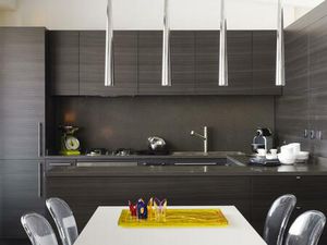 APPARTEMENT 3 PIECES AVEC BALCON ET STATIONNEMENTS PRIVATIFS