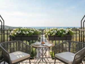 ** Opportunité à Saisir Studio avec Balcon  Proche du Métro Mairie d'Issy