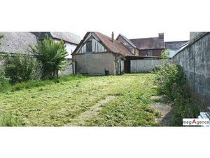 Gamaches : Local Commercial 60m²  habitation 110 m² environ  et jardin.