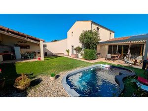 Maison familiale 3 chambres avec piscine chauffée.