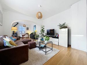 Nantes Sud  Maison de charme deux chambres  garage  dépendance  busway et commerces