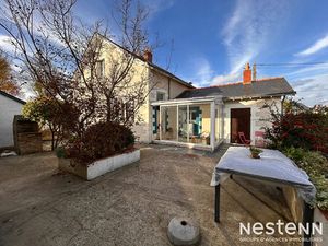 Maison à vendre à TRELAZE Bourg 3 chambres  jardin  garage et dépendances !