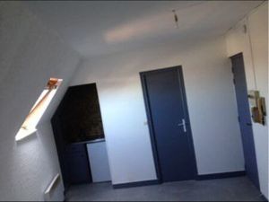 Studio 17m2 centre Houdan 5 mn gare à pied 378