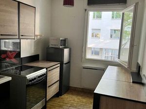 T2 avec box près place Guichard