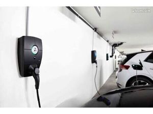 Parking avec borne de recharge (7kW)◊