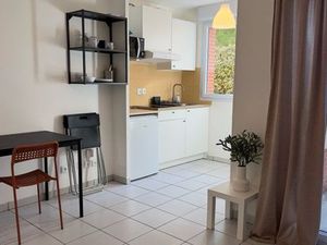 Studio meublé rénové avec extérieur privatif