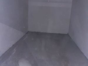 Box voiture fermé  en sous sol d'immeuble