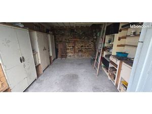 Garage / Local de stockage – cour intérieure