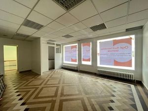 Vente locaux professionnels 97 m² à Cluses (74300)  185 000 €