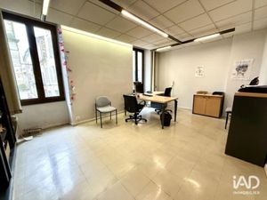 Vente locaux professionnels 160 m² à Orange (84100)  205 000 €