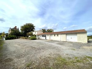 Vente locaux professionnels 680 m² à Oudon (44521)  586 625 €