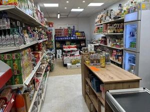 Vente locaux professionnels à Évry-Courcouronnes (91000)  325 000 €