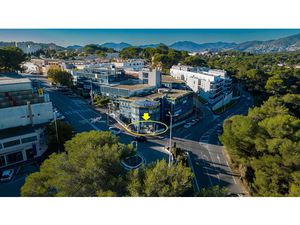 Vente locaux professionnels 130.09 m² à Le Cannet (06110)  330 000 €