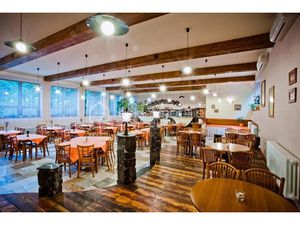 Vente locaux professionnels à Montoire-sur-le-Loir (41800)  304 500 €