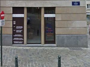 un bel espace commercial très lumineux