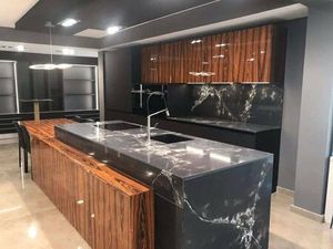 T4 TRAVERSANT EN ETAGE 6M2 DE TERRASSES PARKING