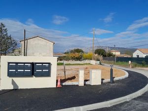 Vente terrain 500 m² à Pourrières (83910)  224 900 €