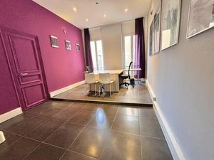 Vente locaux professionnels 3 pièces 68 m² à Marseille 1er (13001)  295 000 €