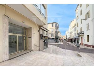 Carré d'or - Banane - 100 mètres Croisette